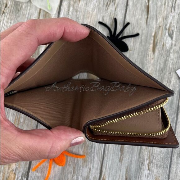 Authentic Coach Snap Wallet In Signature Canvas With Halloween Print Bag Purse - Picture 8 of 9